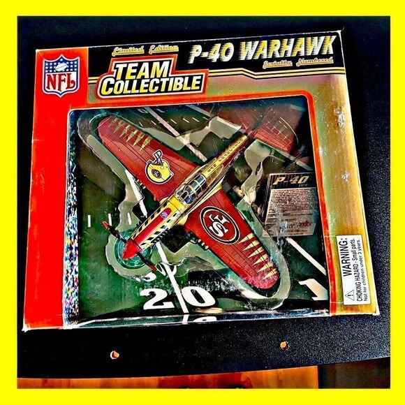 🏈 NWT. 1:48 Scale Die - Cast Warhawk SF 49ers NFL Team Collectible. - Picture 1 of 10